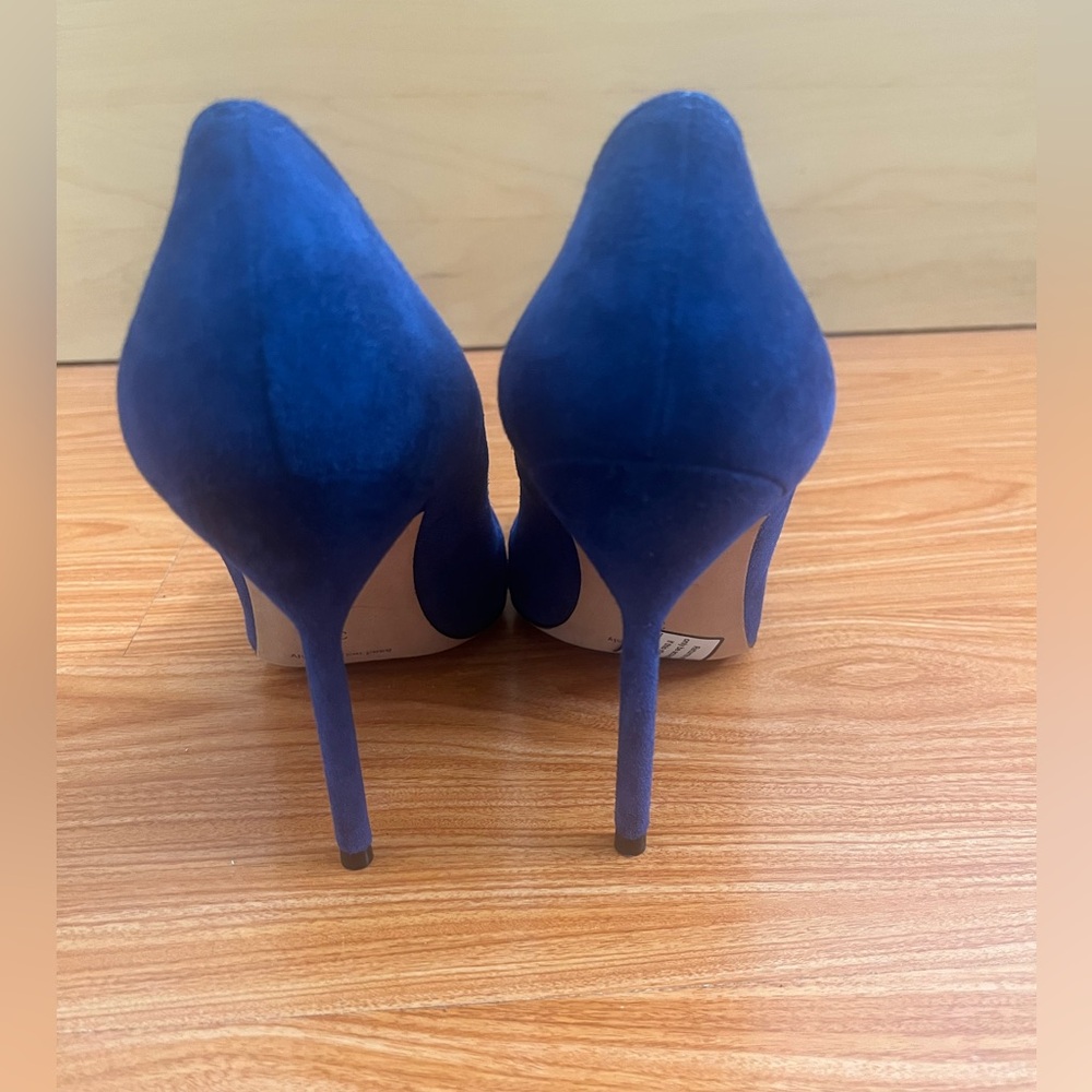 Manolo Blahnik - Picture 2 of 3